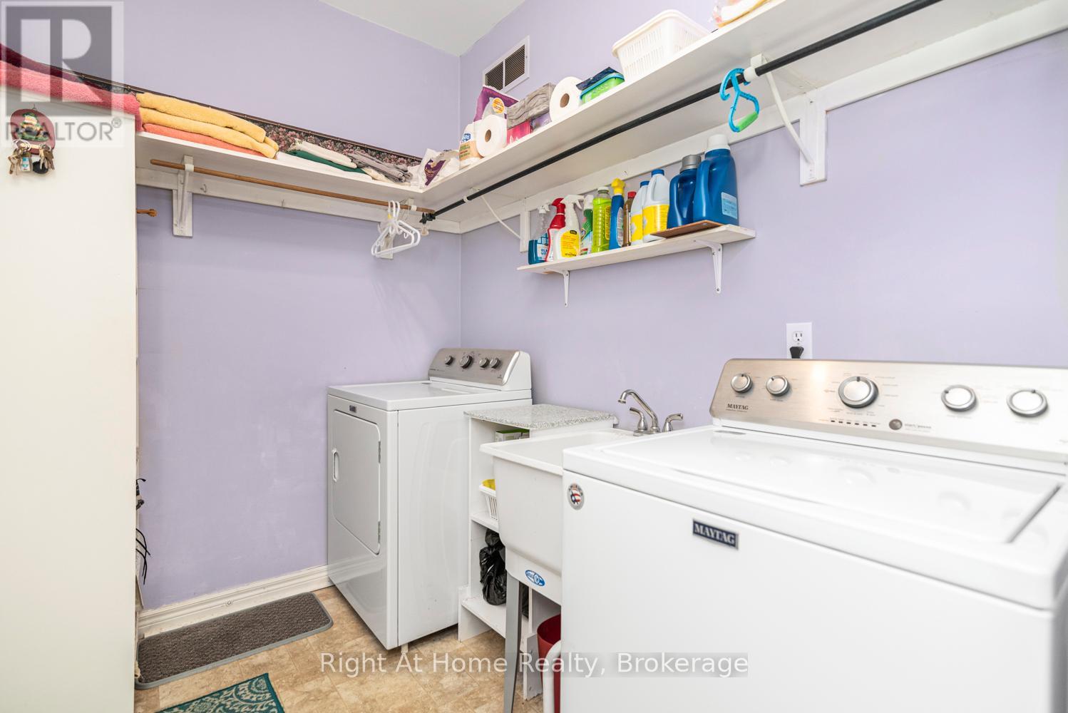 Property at 84 GREENTRAIL DRIVE W image 3