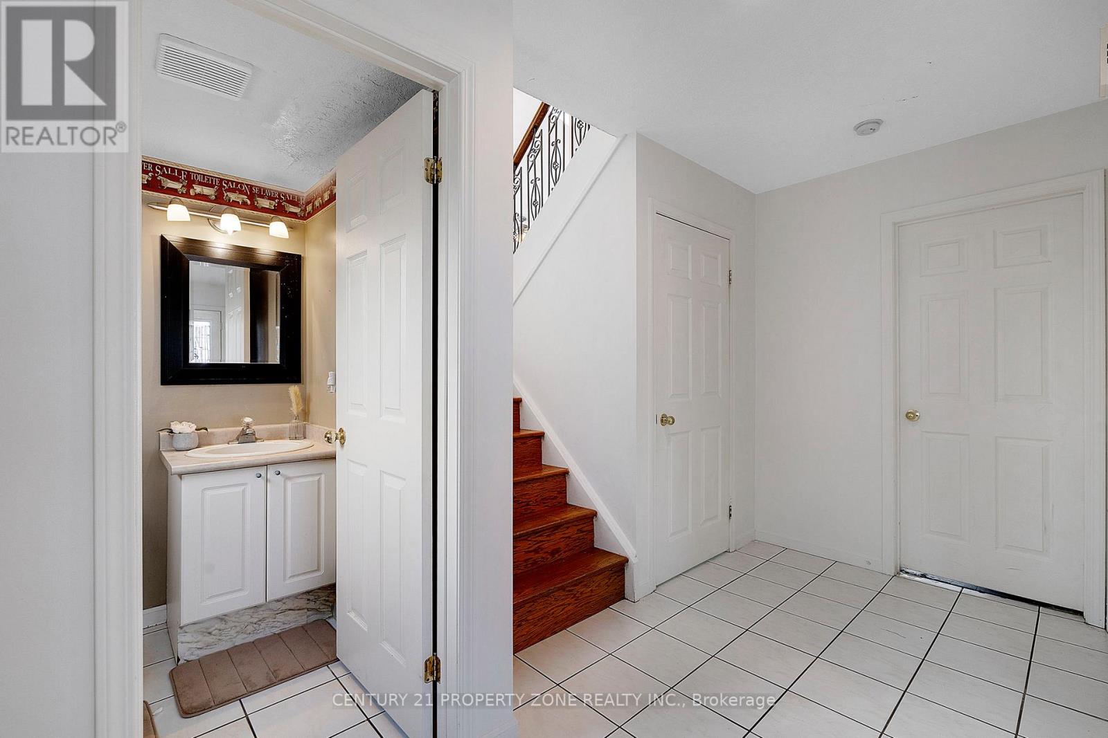 359 Otterbein Road, Kitchener, Ontario  N2B 3V9 - Photo 8 - X12182893