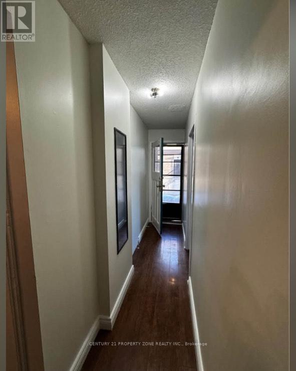 Main - 25 Peter Street, Kitchener, Ontario  N2G 3J5 - Photo 2 - X12182917