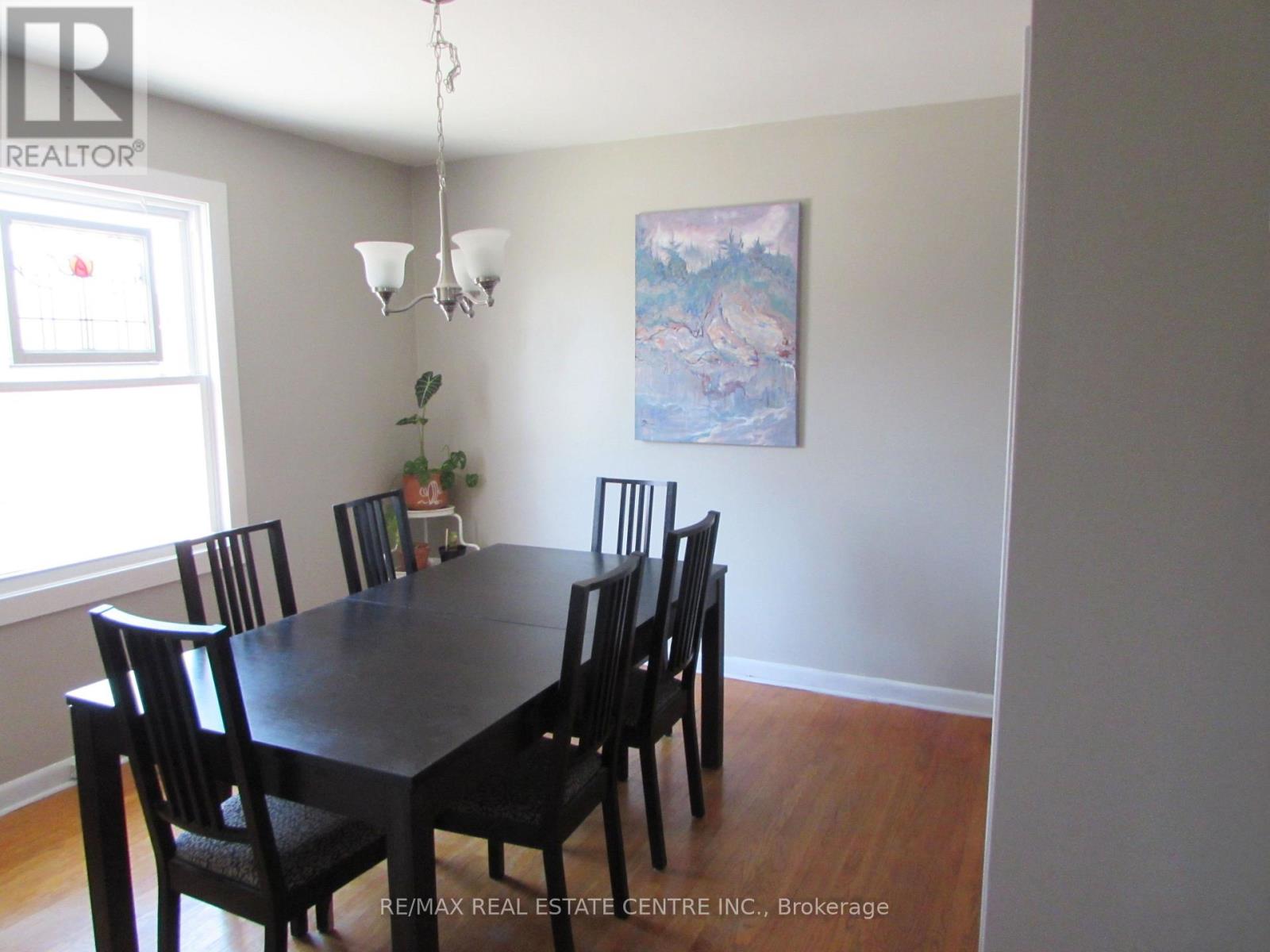 342 East 17th Street, Hamilton (Hill Park), Ontario  L9A 4M8 - Photo 12 - X12182920