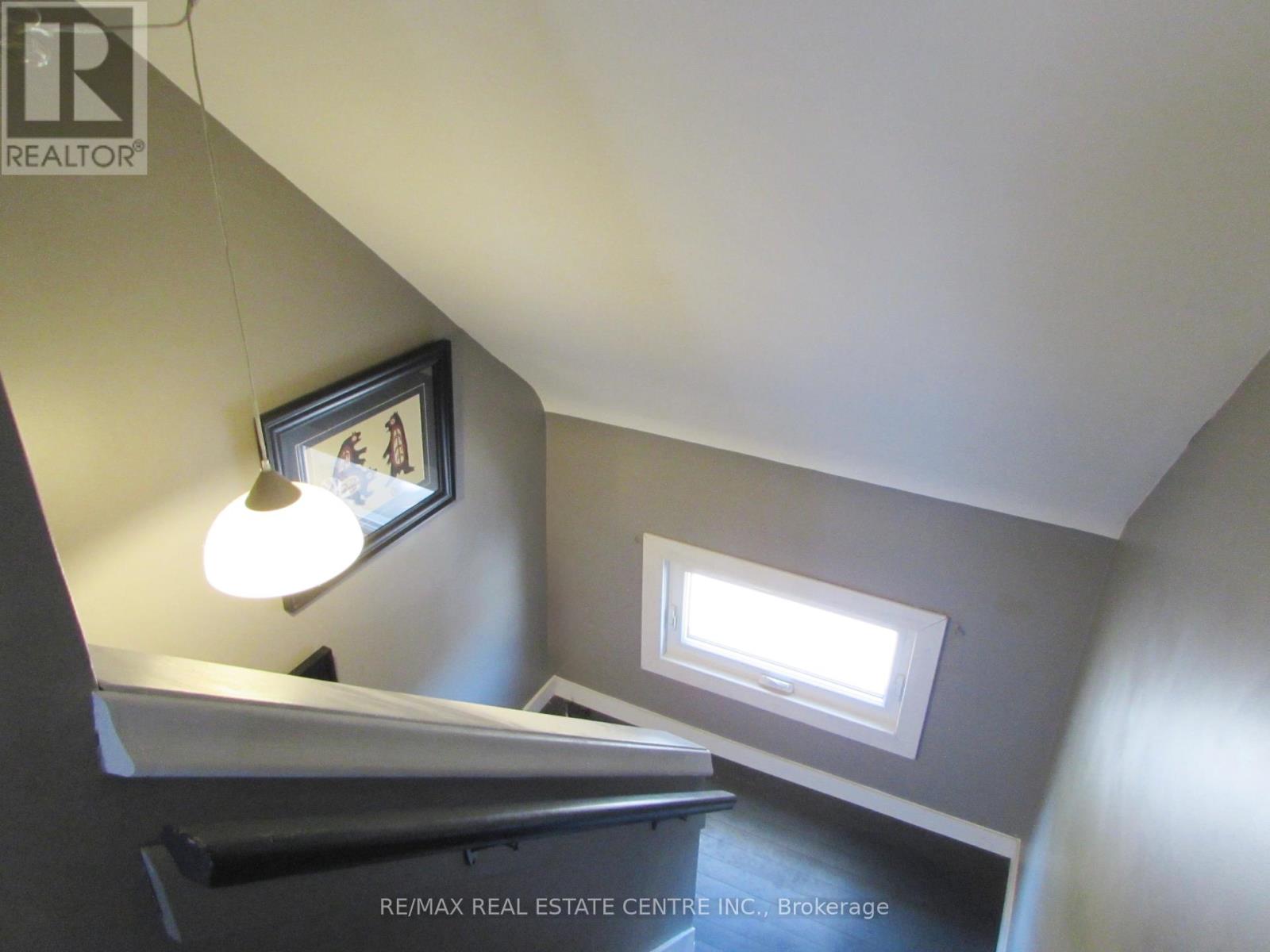 342 East 17th Street, Hamilton, Ontario  L9A 4M8 - Photo 15 - X12182920