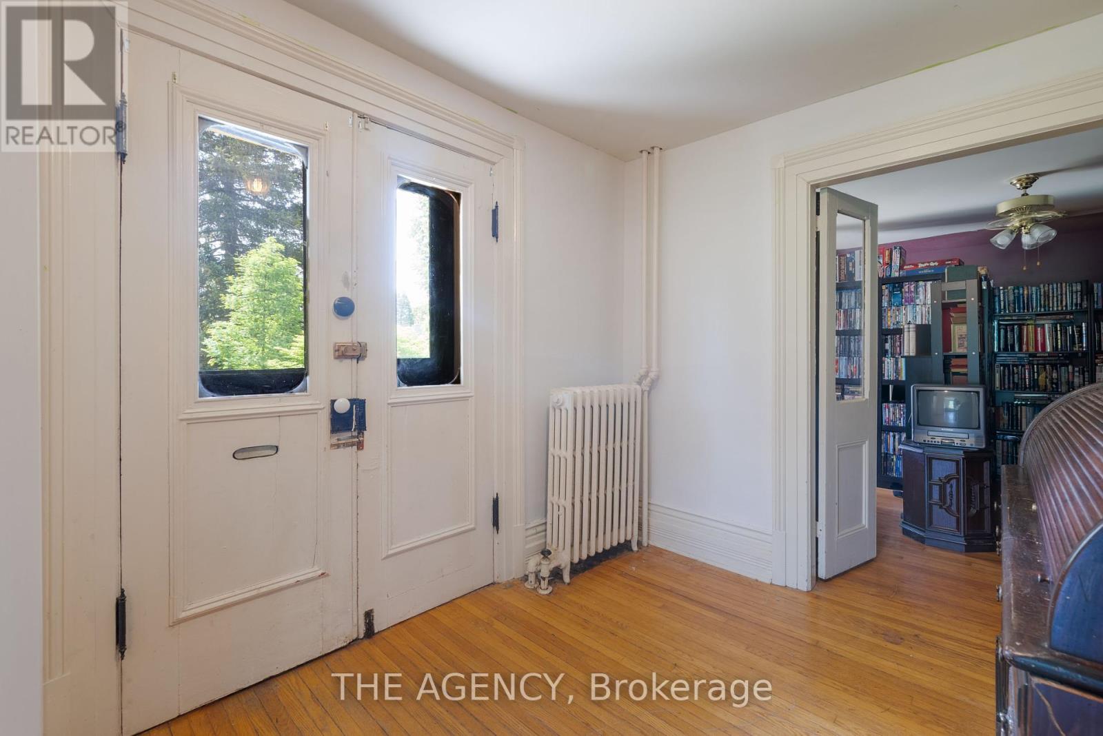 Property at 310 RIDOUT STREET image 5