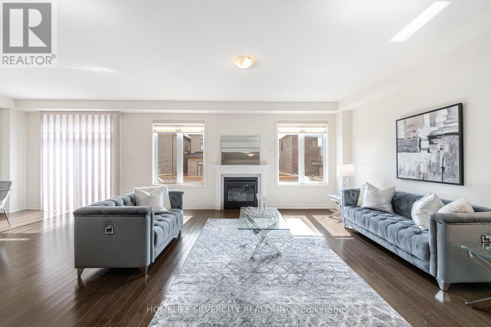 24 Dumaine Street, Whitby, Ontario  L1P 0G8 - Photo 8 - E12122927