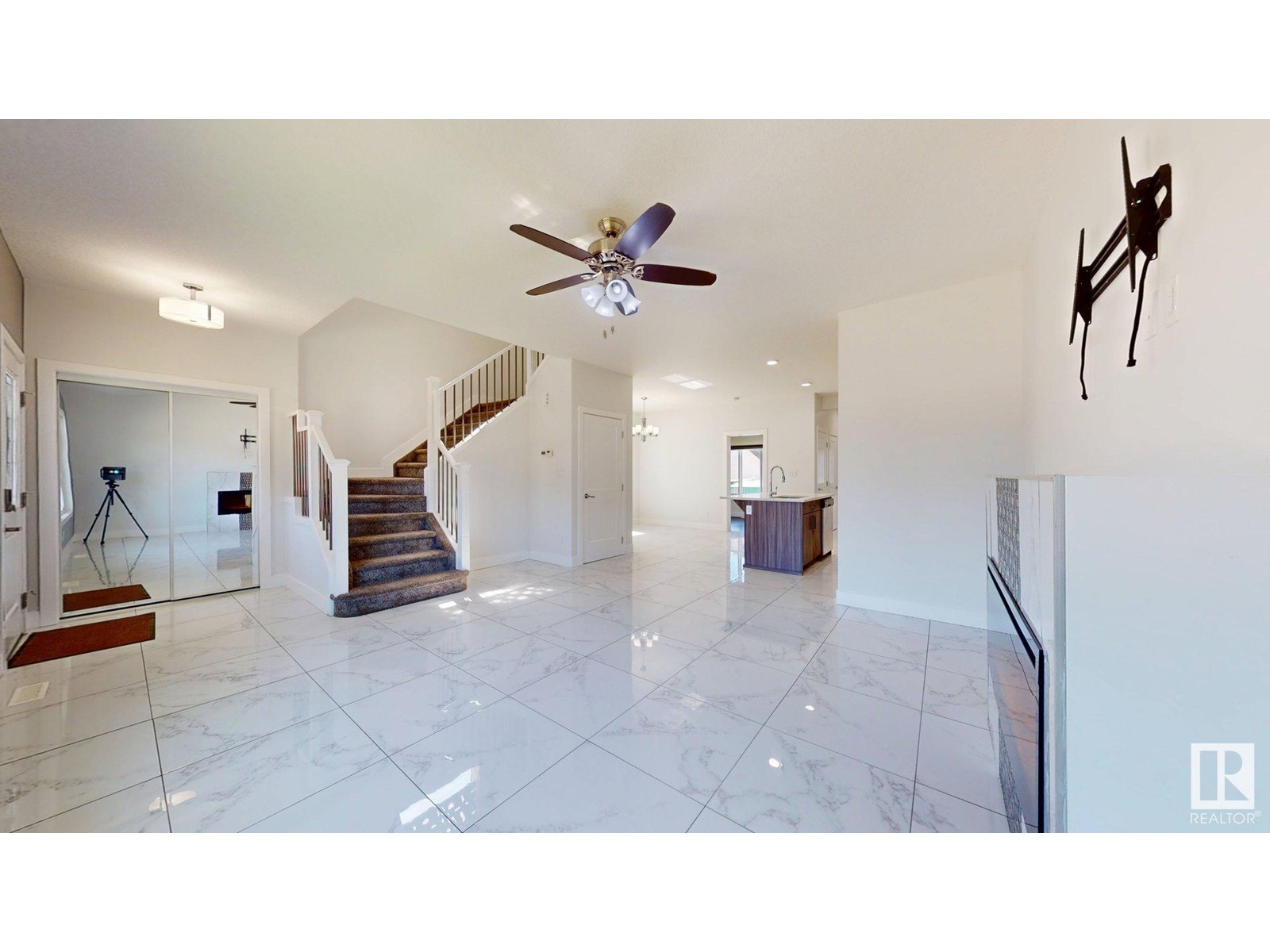 1210 163 St Sw, Edmonton, Alberta  T6W 3K4 - Photo 4 - E4439253