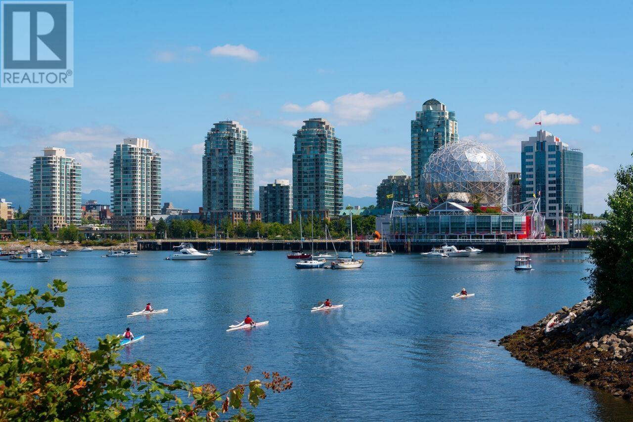 805 1188 Quebec Street, Vancouver, British Columbia  V6A 4B3 - Photo 1 - R2995326