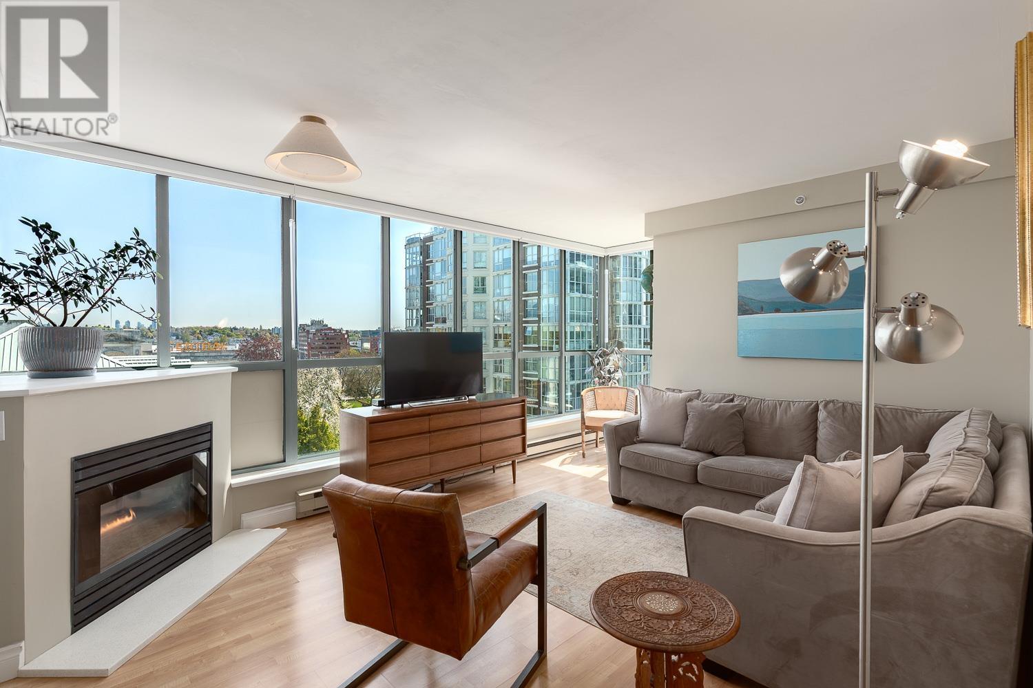 805 1188 Quebec Street, Vancouver, British Columbia  V6A 4B3 - Photo 2 - R2995326