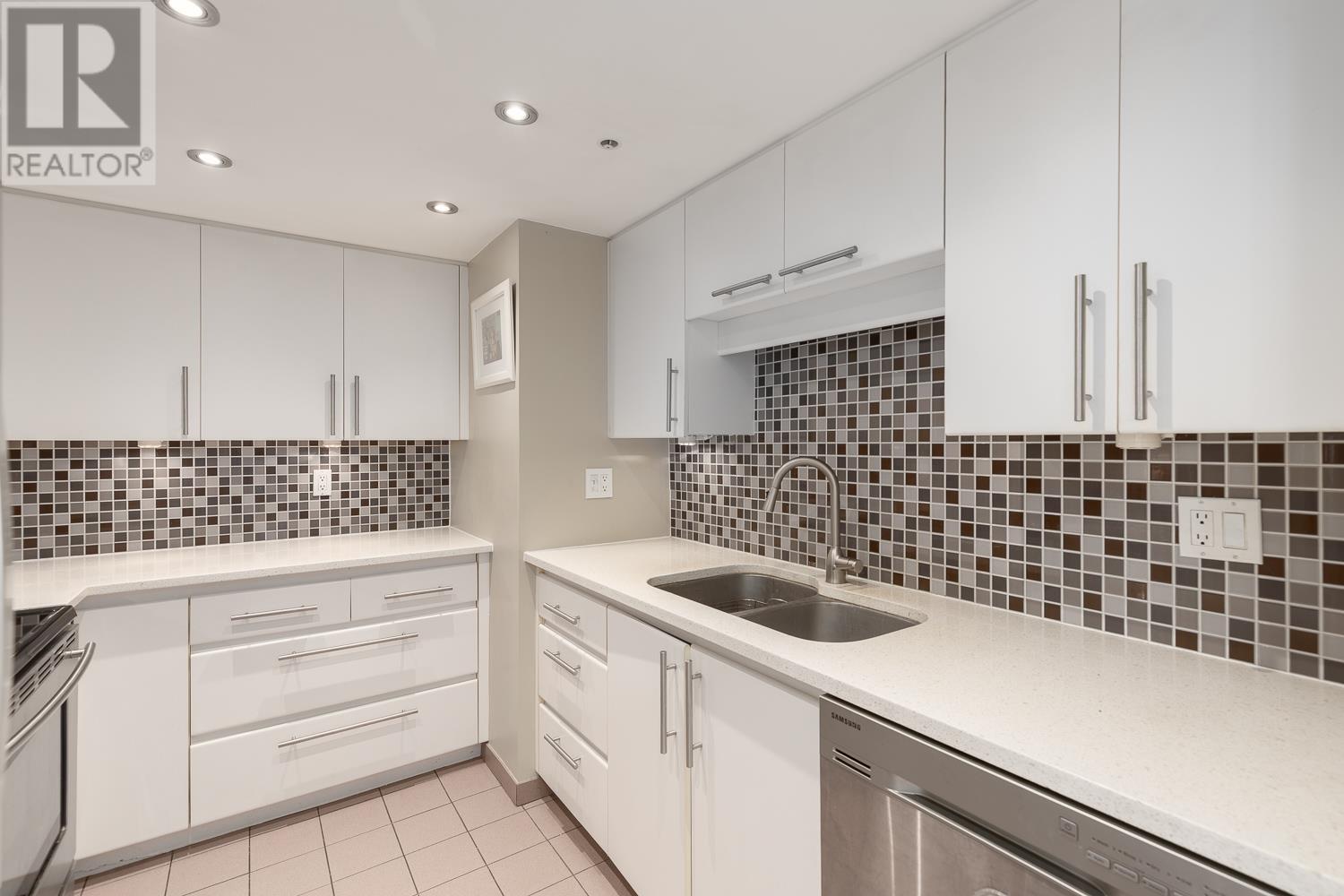 805 1188 Quebec Street, Vancouver, British Columbia  V6A 4B3 - Photo 5 - R2995326