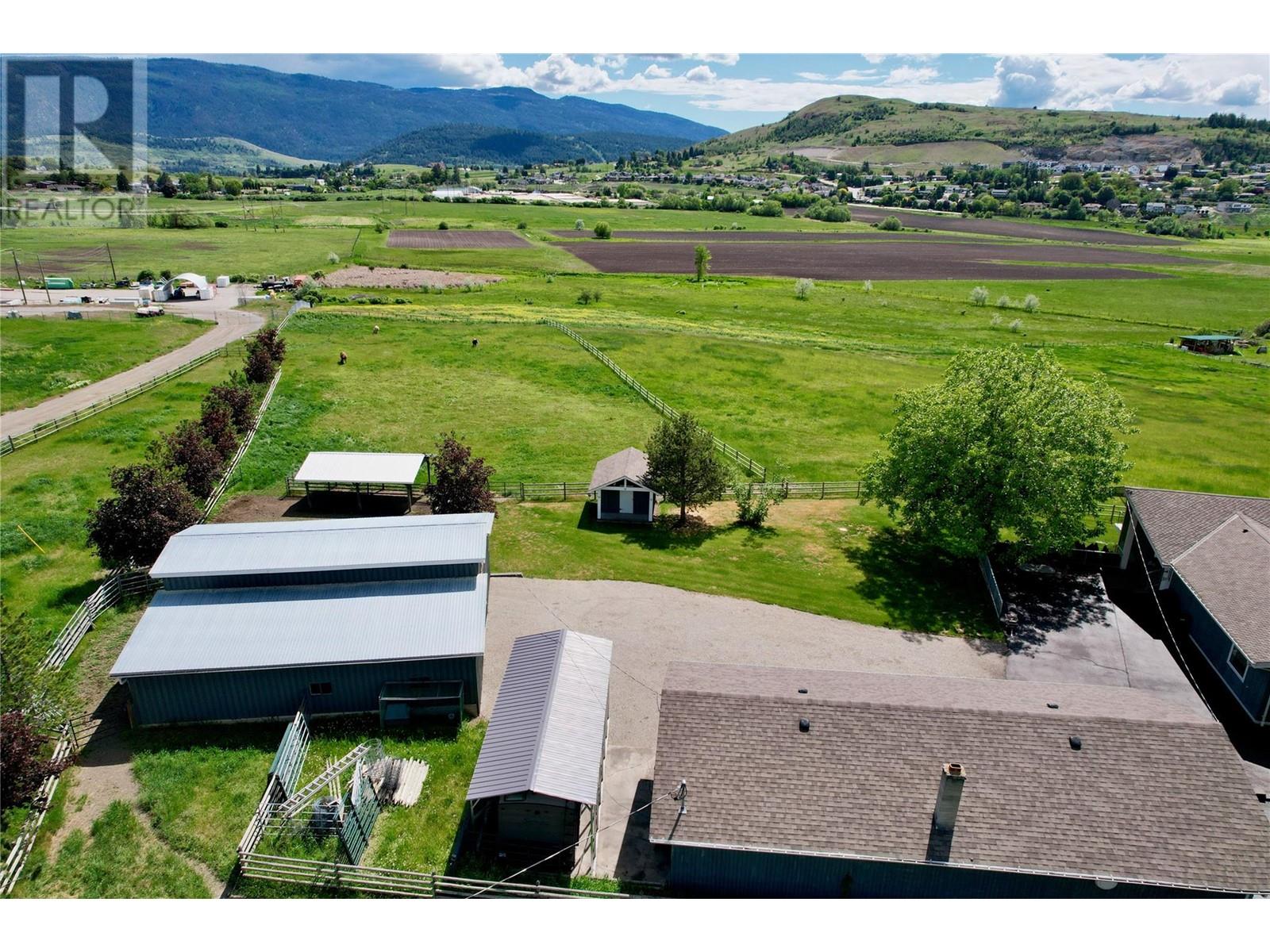 620 Mountview Road, Vernon, British Columbia  V1B 3A7 - Photo 5 - 10349682