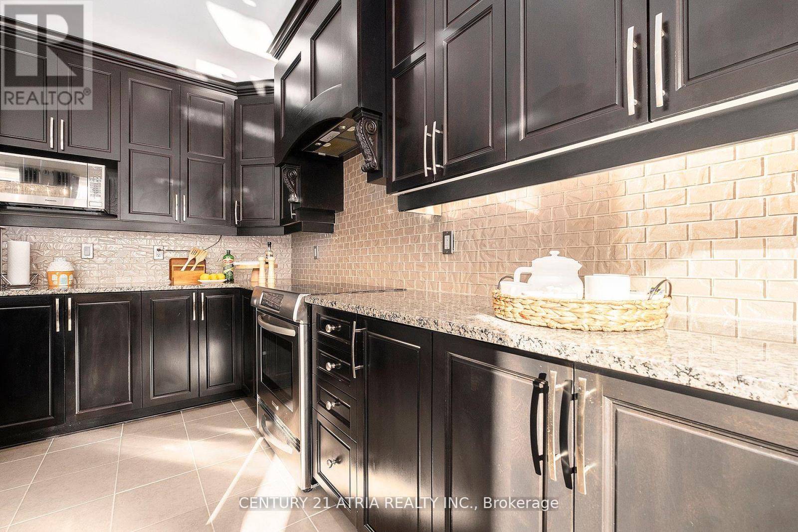 17 Rutherglen Terrace, Ottawa, Ontario  K2K 3A5 - Photo 16 - X12097324