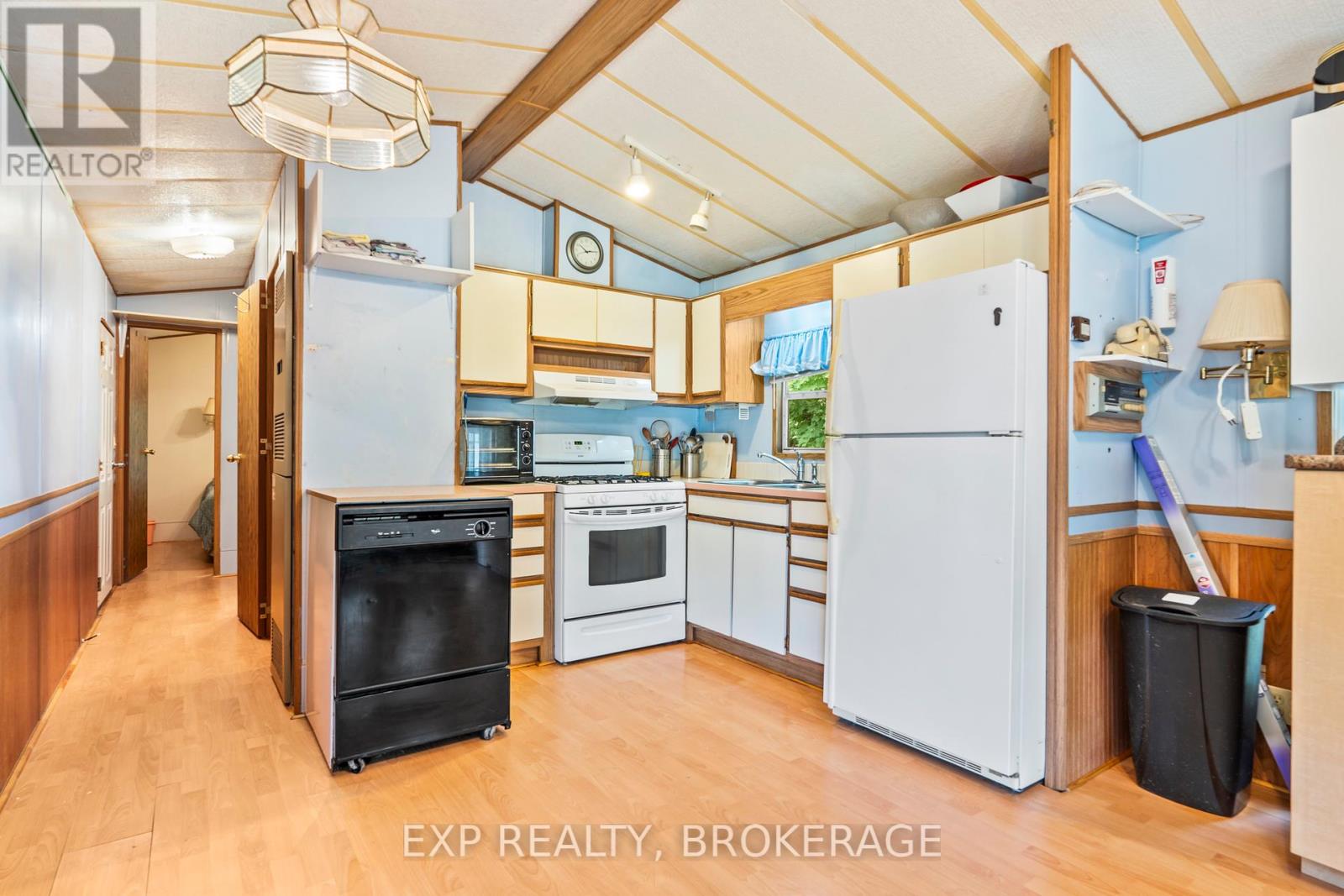 20 - 9 Glenford Lane, Frontenac, Ontario  K0H 1T0 - Photo 13 - X12182992