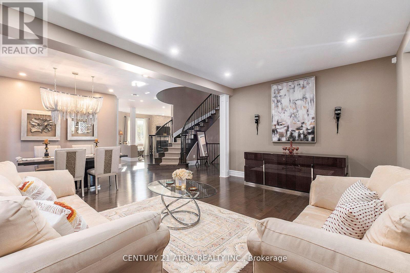 17 Rutherglen Terrace, Ottawa, Ontario  K2K 3A5 - Photo 8 - X12097324