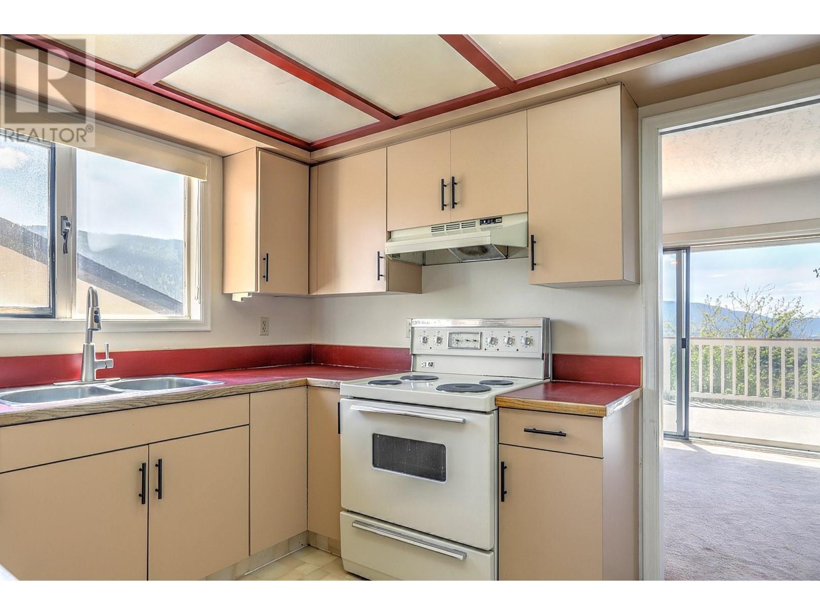 6732 Foothills Drive, Vernon, British Columbia  V1B 2Y2 - Photo 19 - 10348509