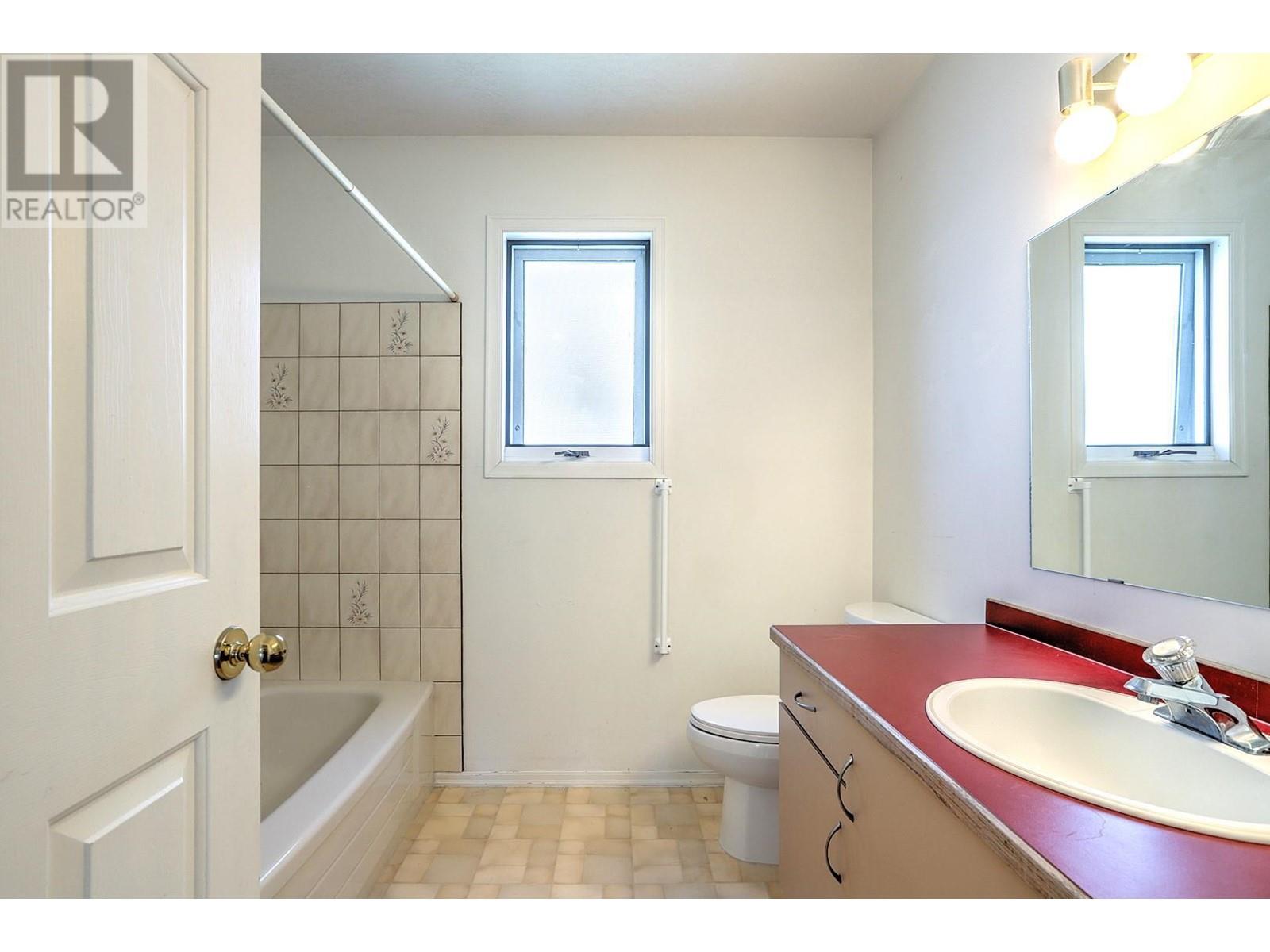 6732 Foothills Drive, Vernon, British Columbia  V1B 2Y2 - Photo 34 - 10348509