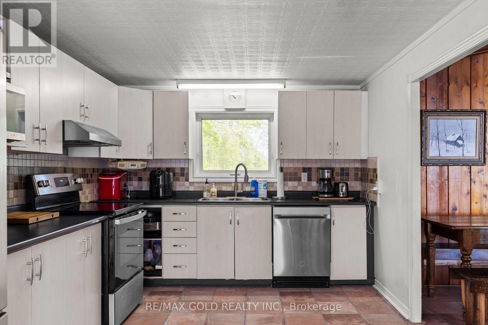 1305 Carol Ann Avenue, Ramara, Ontario  L0K 1B0 - Photo 20 - S12181523