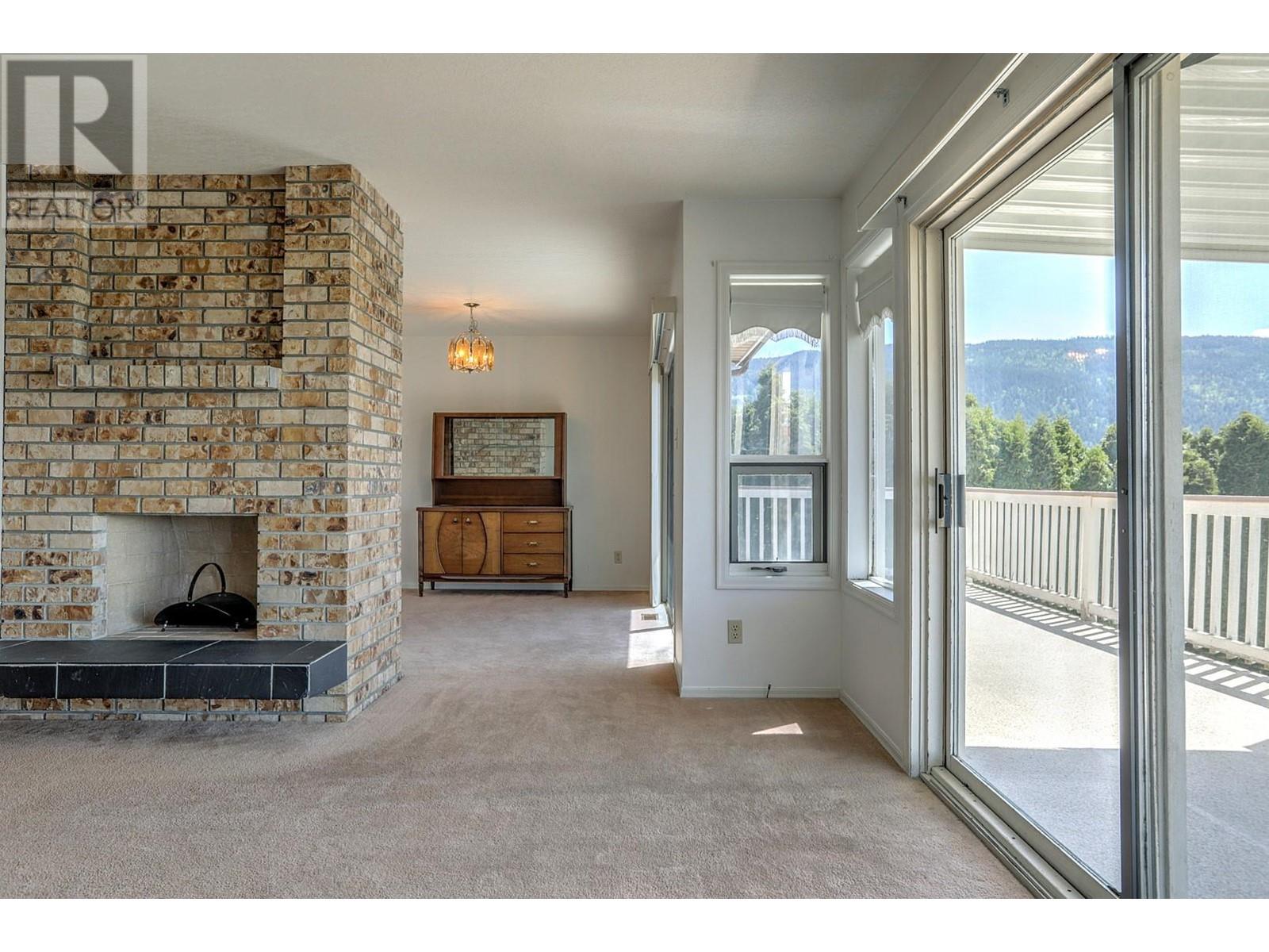 6732 Foothills Drive, Vernon, British Columbia  V1B 2Y2 - Photo 9 - 10348509