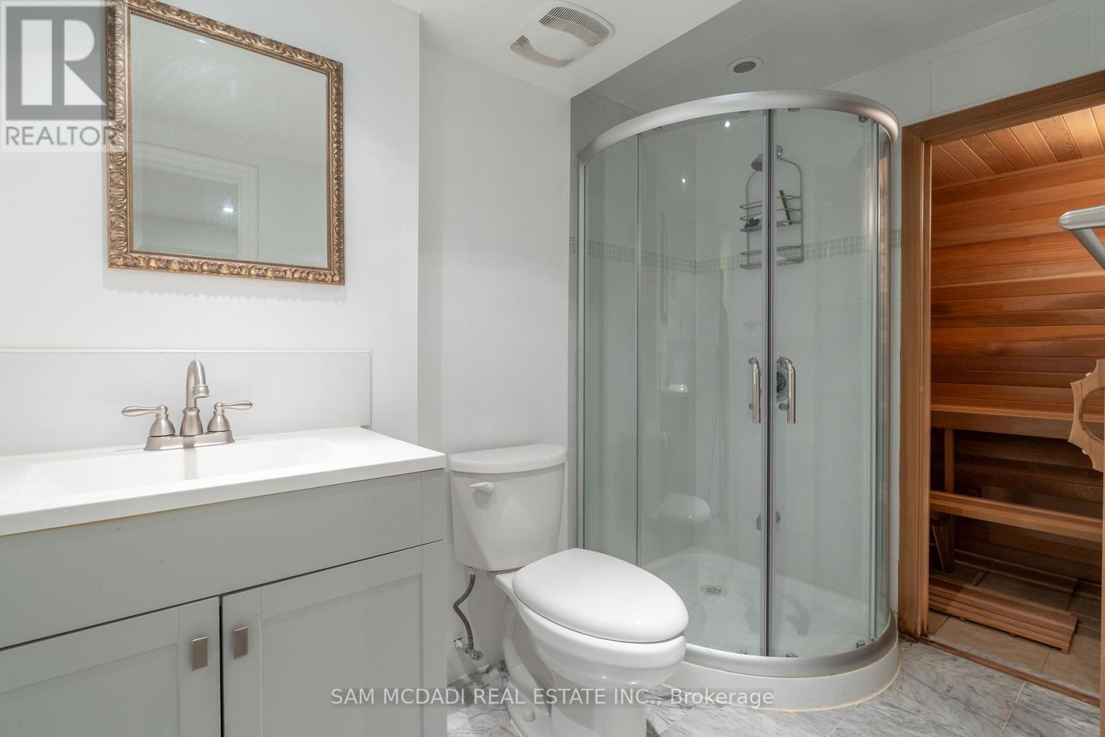 1836 Friar Tuck Court, Mississauga, Ontario  L5K 2L4 - Photo 37 - W12135601