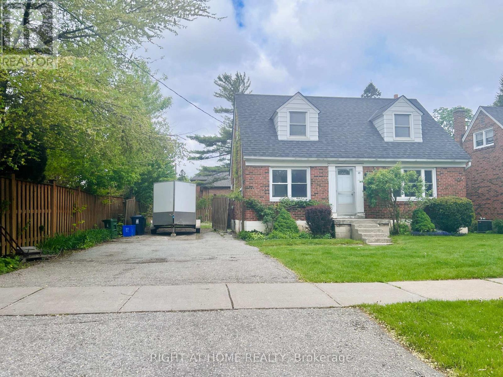 49 Glenborough Park Crescent, Toronto, Ontario  M2R 2G4 - Photo 1 - C12172259