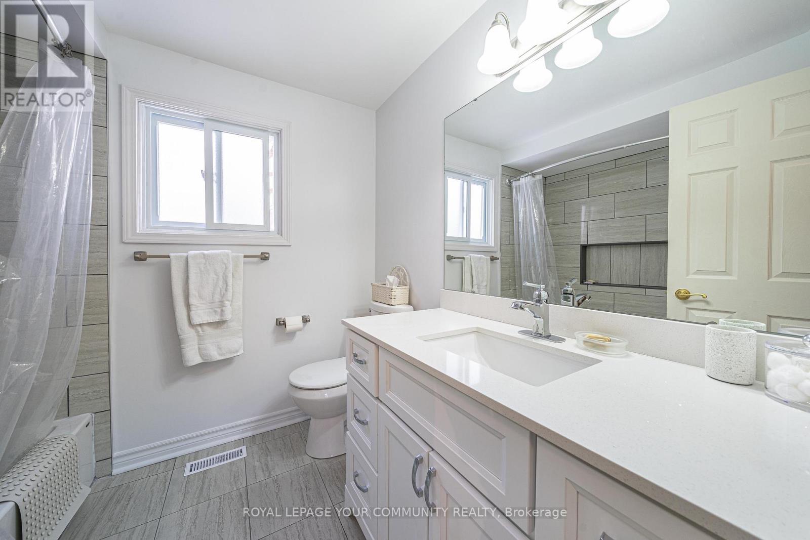 79 Mayvern Crescent, Richmond Hill, Ontario  L4C 5J6 - Photo 23 - N12002387