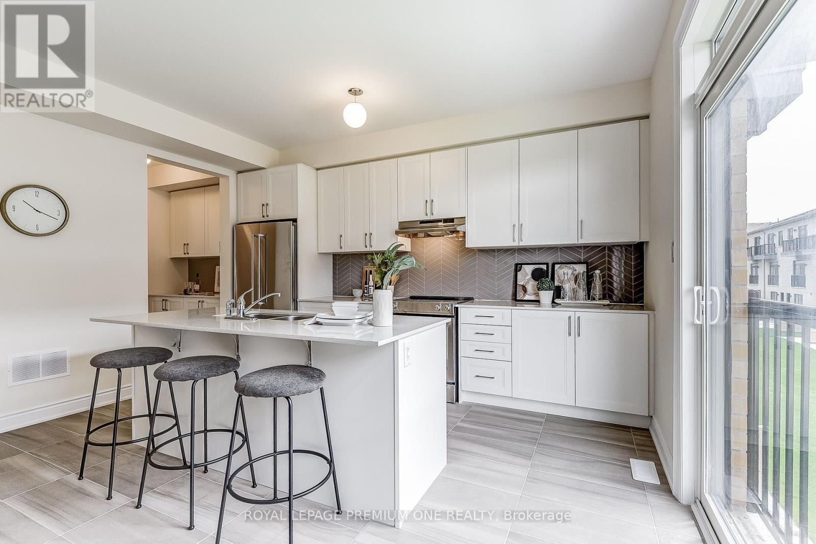 228 Tennant Circle, Vaughan (Vellore Village), Ontario  L4H 5L4 - Photo 14 - N12182010