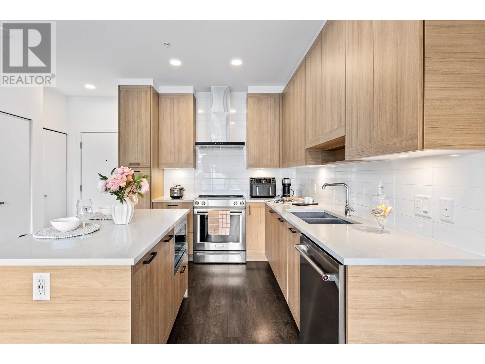 403 7579 16th Street, Burnaby, British Columbia  V3N 0H7 - Photo 8 - R3005155