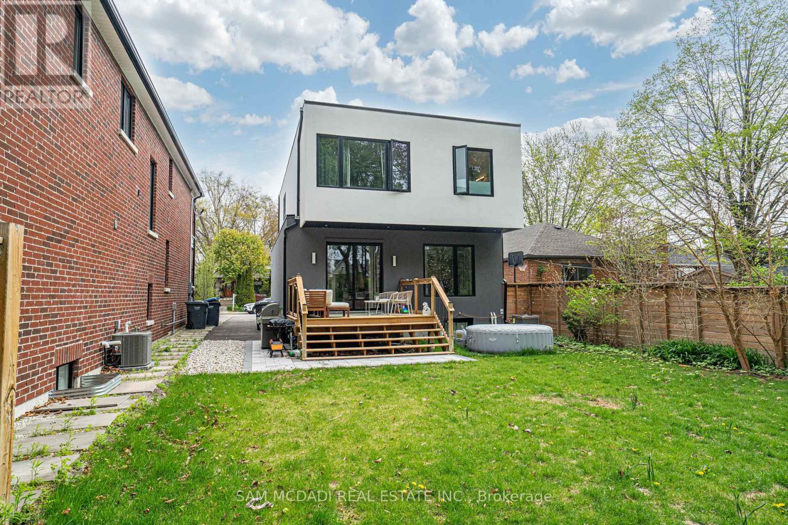 36 Maple Avenue N, Mississauga, Ontario  L5H 2S1 - Photo 39 - W12146951