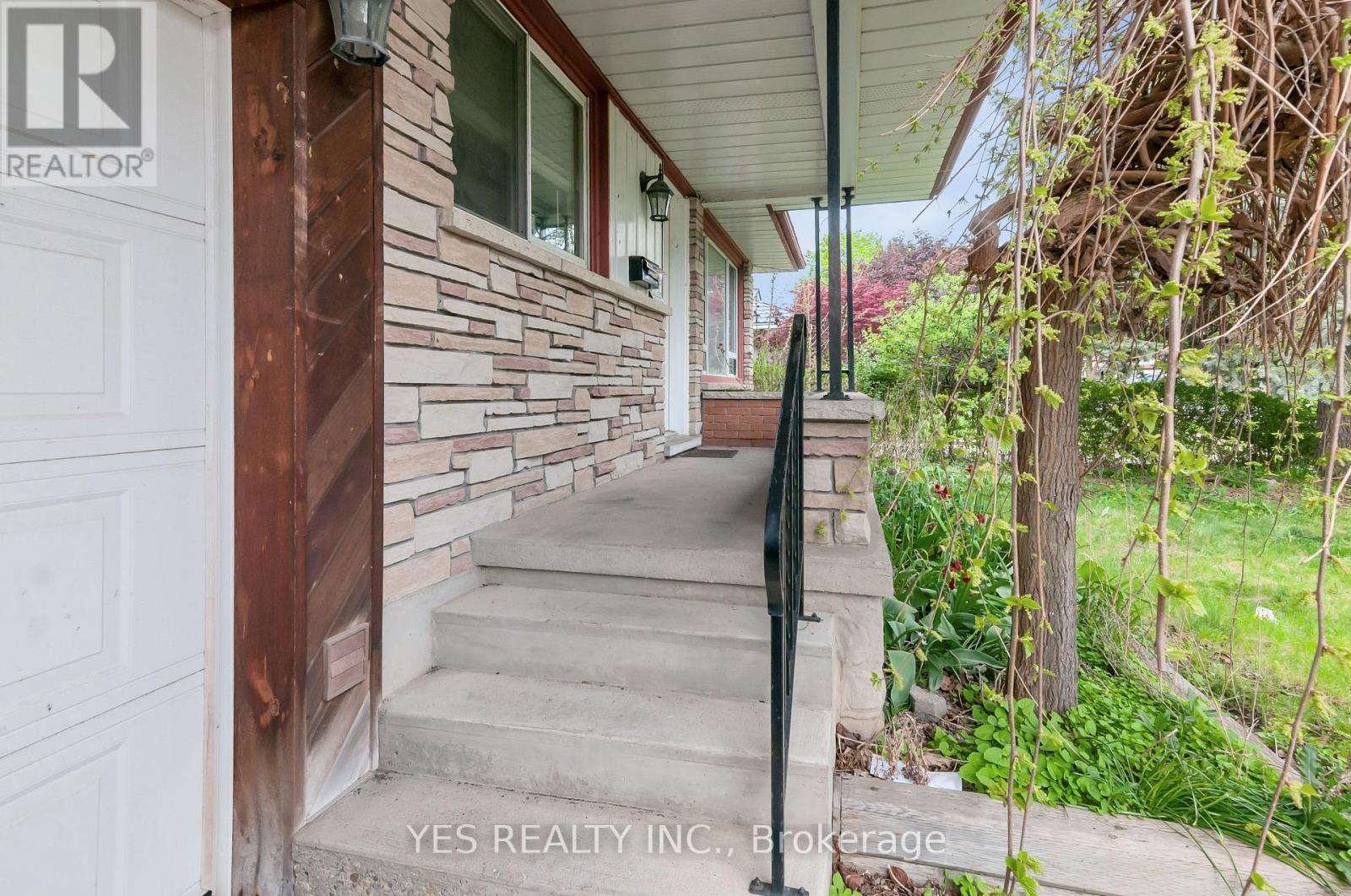 176 Kenneth Avenue, Kitchener, Ontario  N2A 1W2 - Photo 26 - X12132369