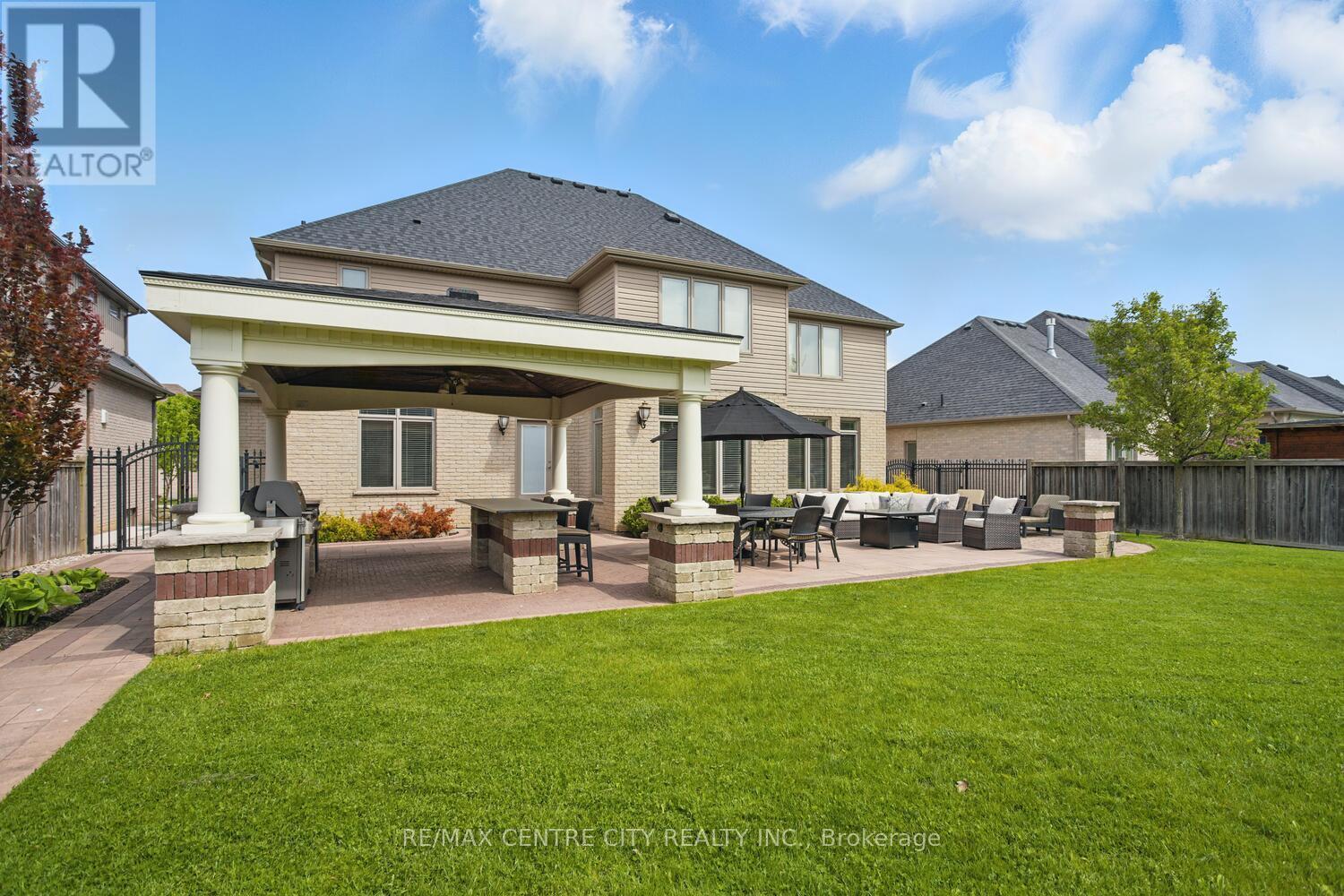 458 Eagletrace Drive, London North, Ontario  N6G 0E7 - Photo 5 - X12183003