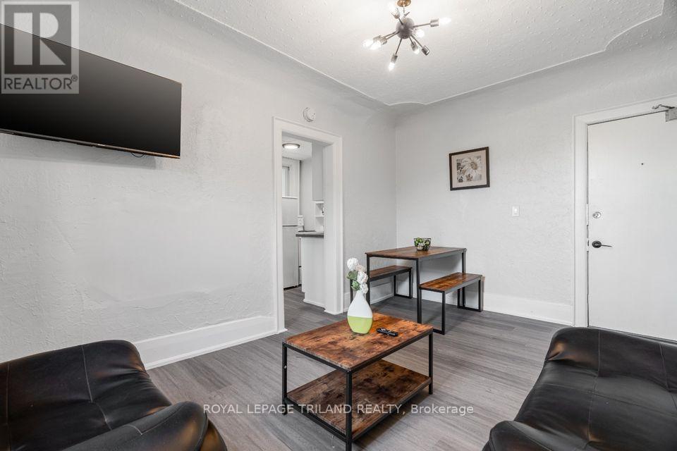 8 - 425 Mckenzie Avenue, London South, Ontario  N6C 1V5 - Photo 2 - X12183030