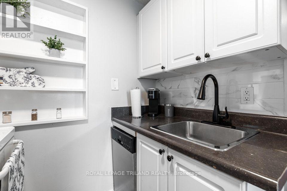 8 - 425 Mckenzie Avenue, London South, Ontario  N6C 1V5 - Photo 5 - X12183030