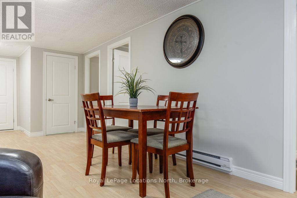 38 Laidlaw Street, Wasaga Beach, Ontario  L9Z 2L2 - Photo 8 - S12183002