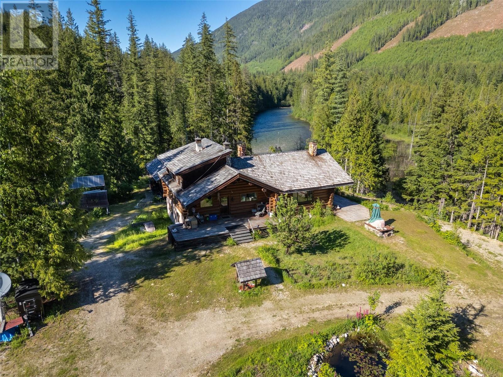 1415 Seymour River Road N, Seymour Arm, British Columbia