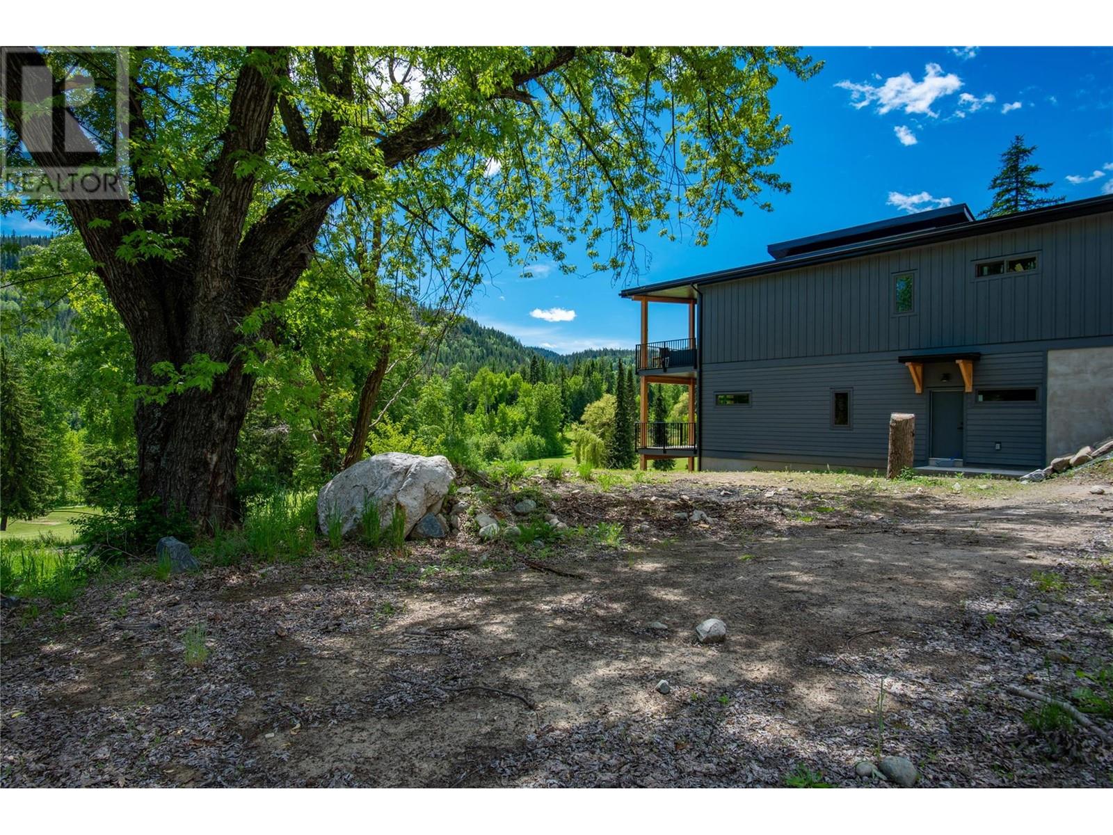 453 COPPER Road, Rossland, BC V0G1Y0