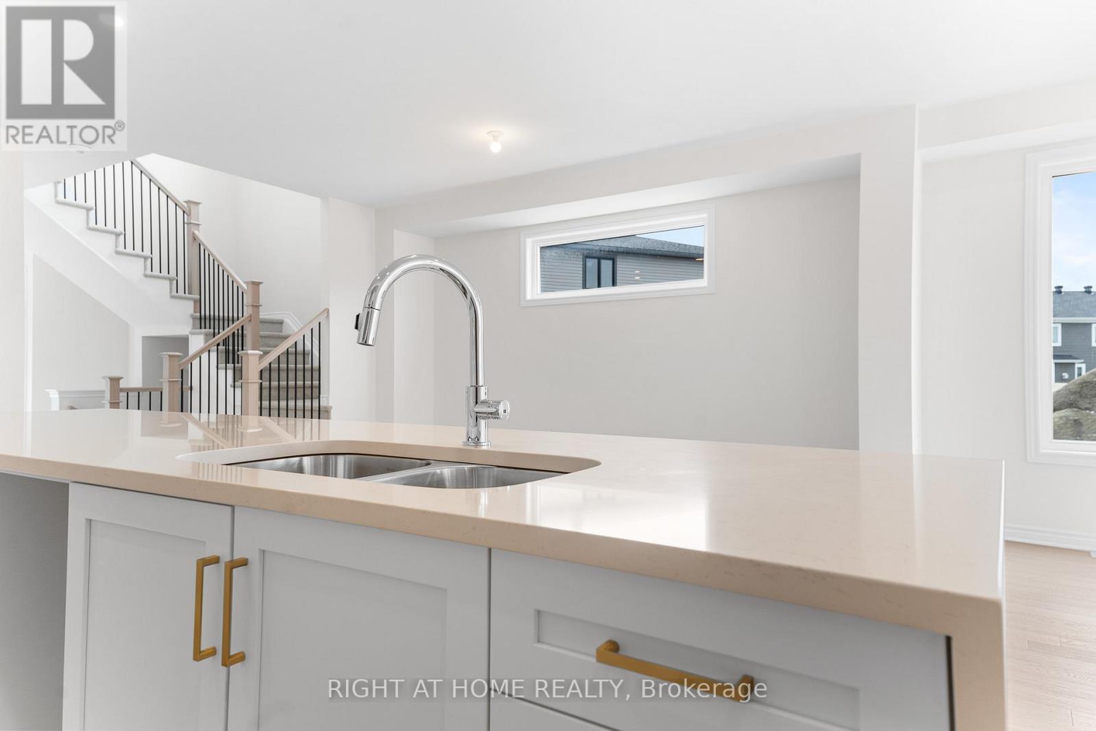 118 Lumen Place, Ottawa, Ontario  K1W 0S9 - Photo 16 - X12068103