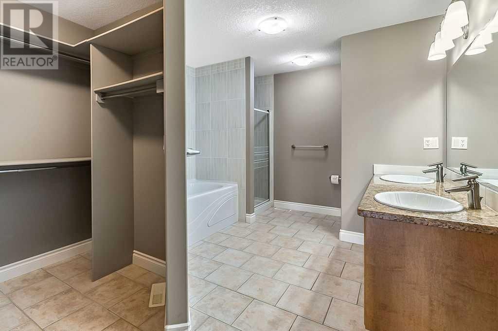 13 Prominence Path Sw, Calgary, Alberta  T3H 2W7 - Photo 17 - A2197616