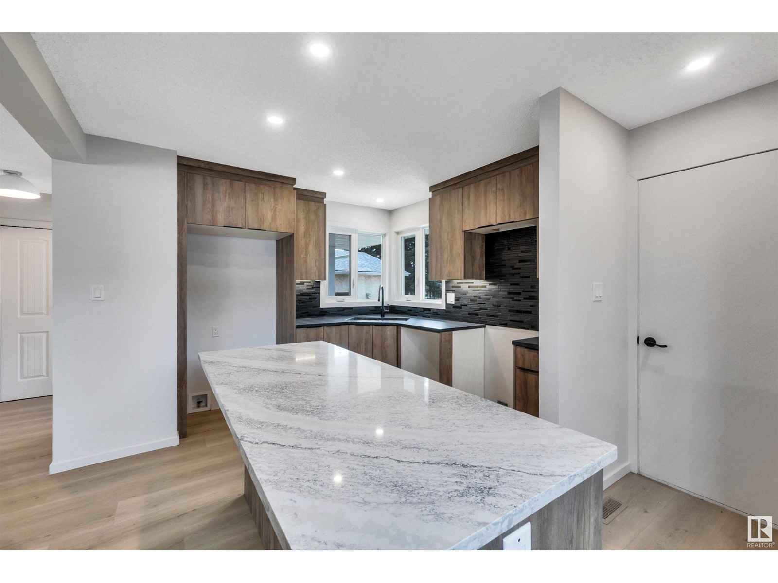 14225 24a St Nw, Edmonton, Alberta  T5Y 1N7 - Photo 16 - E4439272