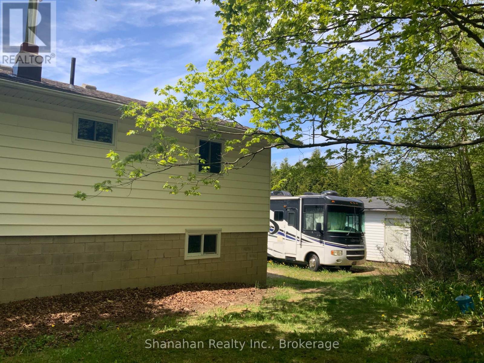 46 Maple Golf Crescent, Northern Bruce Peninsula, Ontario  N0H 2R0 - Photo 37 - X12055599