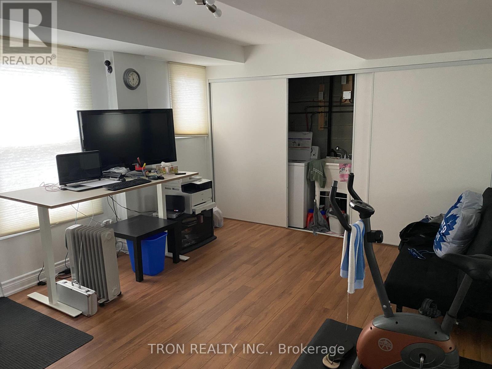 33 Yellow Birch Way, Toronto, Ontario  M2H 2S9 - Photo 2 - C12183024