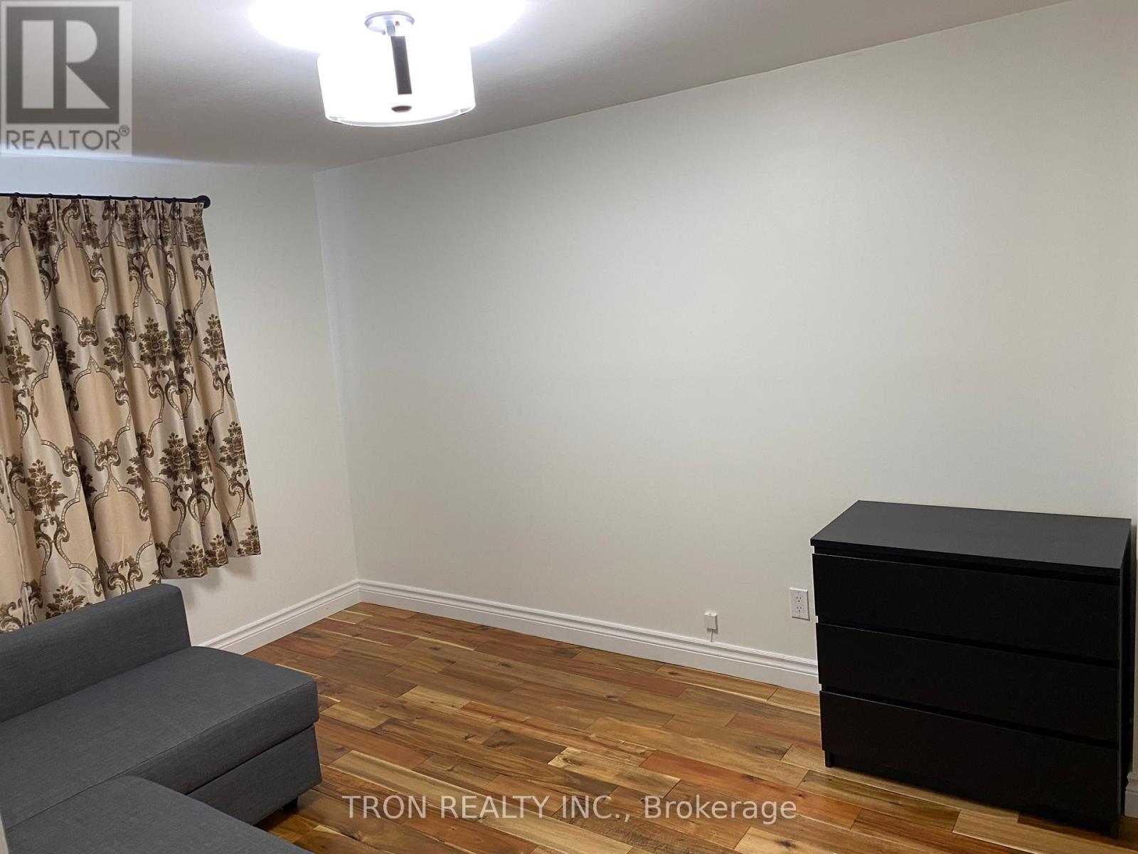 33 Yellow Birch Way, Toronto, Ontario  M2H 2S9 - Photo 7 - C12183024