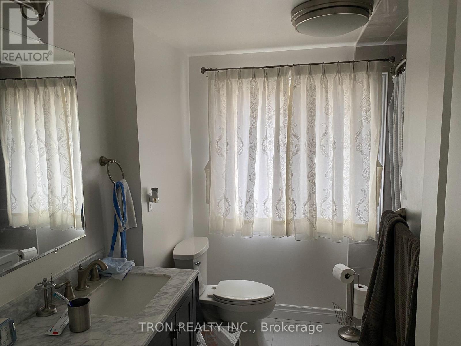 33 Yellow Birch Way, Toronto, Ontario  M2H 2S9 - Photo 9 - C12183024