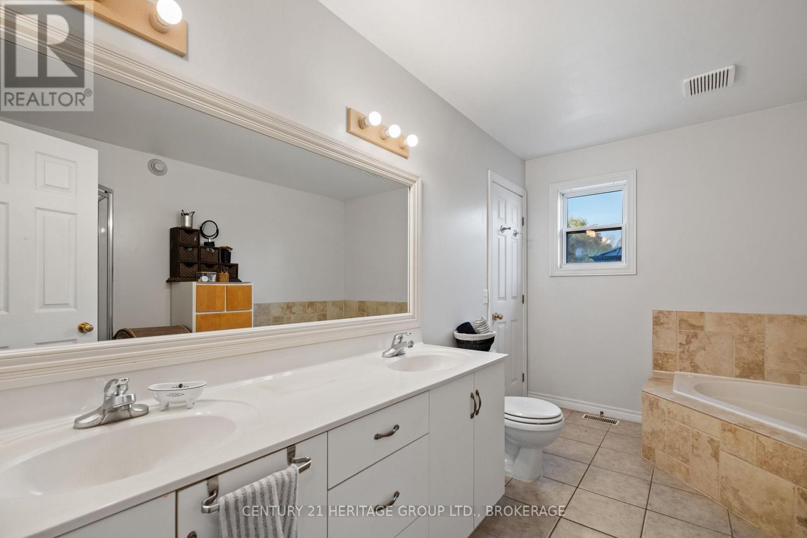 4342 Colebrook Road S, South Frontenac, Ontario  K0H 1V0 - Photo 25 - X12166507