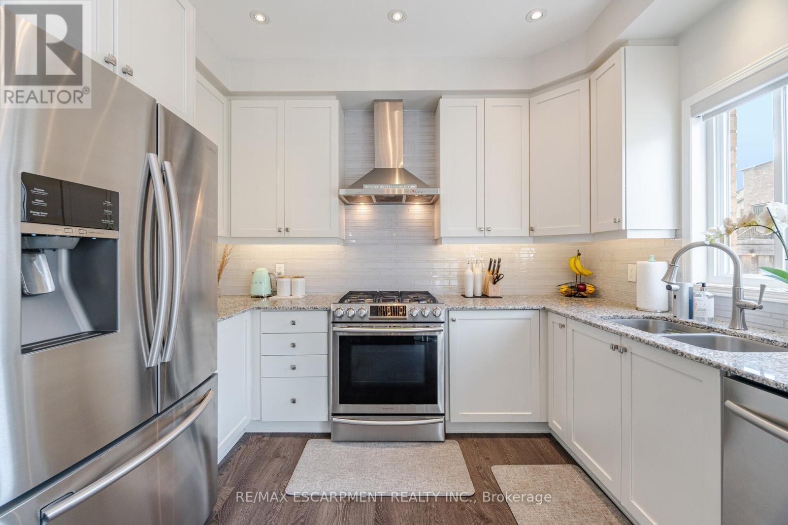 66 Slack Street, Bradford West Gwillimbury (Bradford), Ontario  L3Z 0S5 - Photo 17 - N12182979