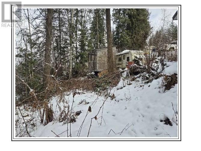6601 Nixon Road, Appledale, BC V0G2E0