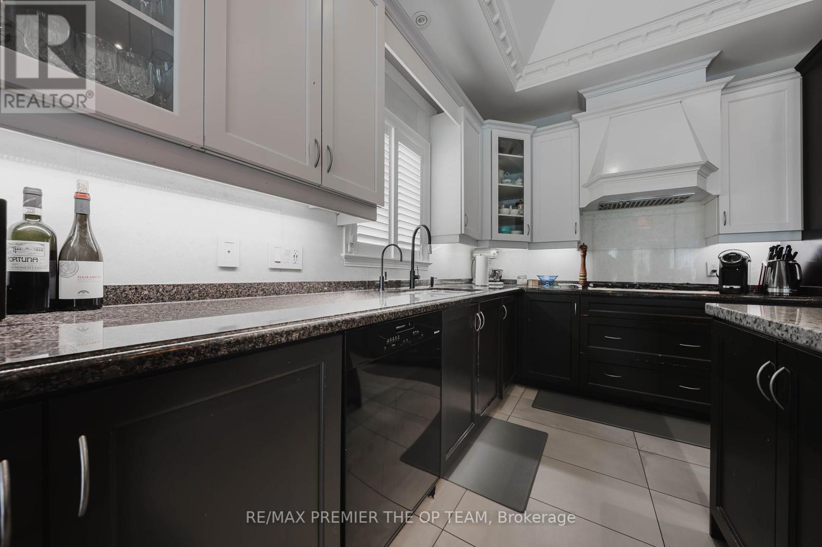56 Park Ridge Drive, Vaughan, Ontario  L0J 1C0 - Photo 19 - N12182993