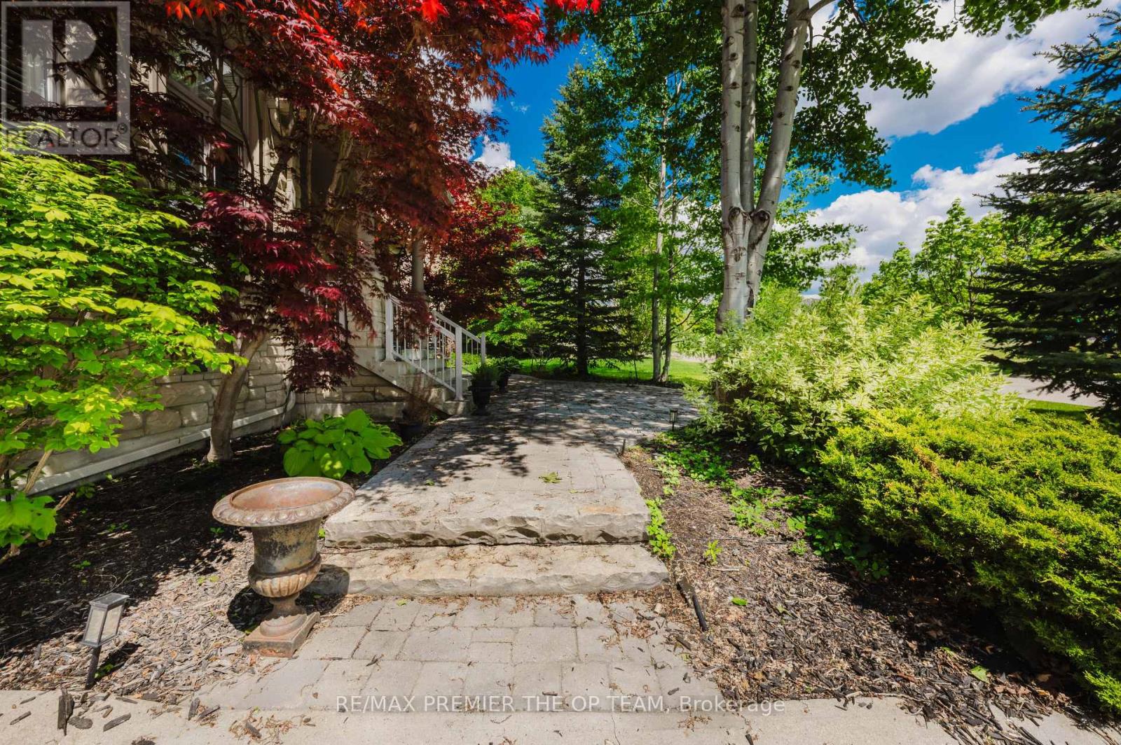 56 Park Ridge Drive, Vaughan, Ontario  L0J 1C0 - Photo 3 - N12182993
