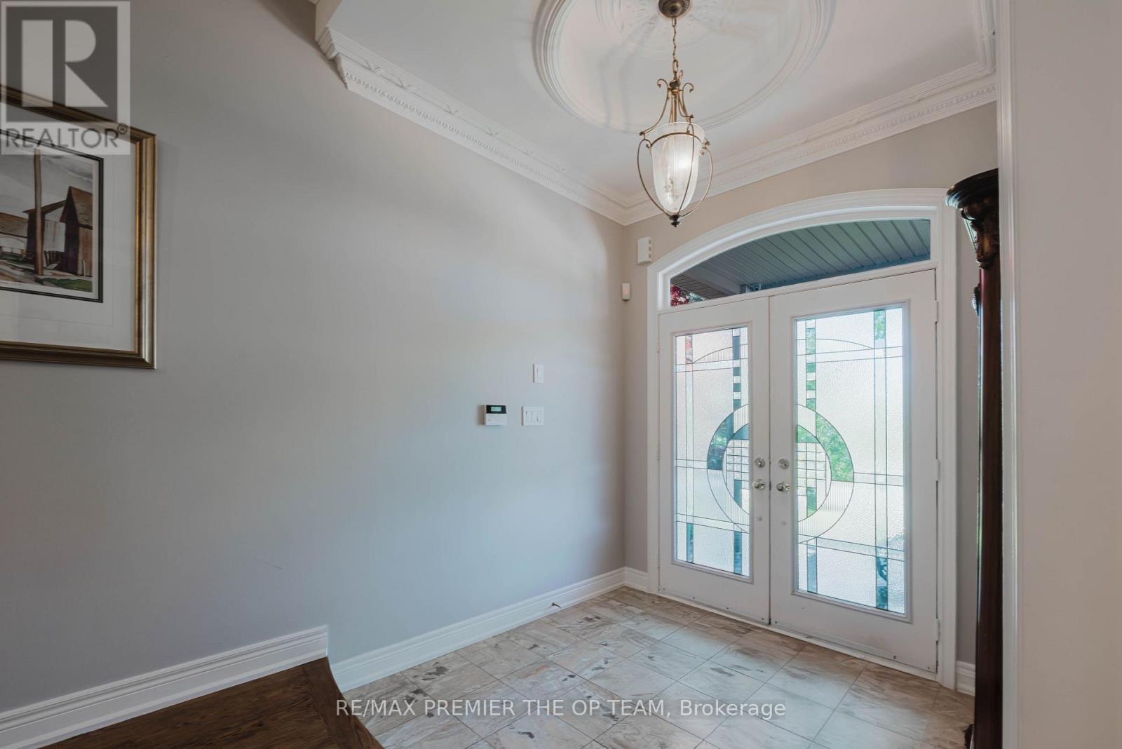 Upper - 56 Park Ridge Drive, Vaughan, Ontario  L0J 1C0 - Photo 7 - N12182994