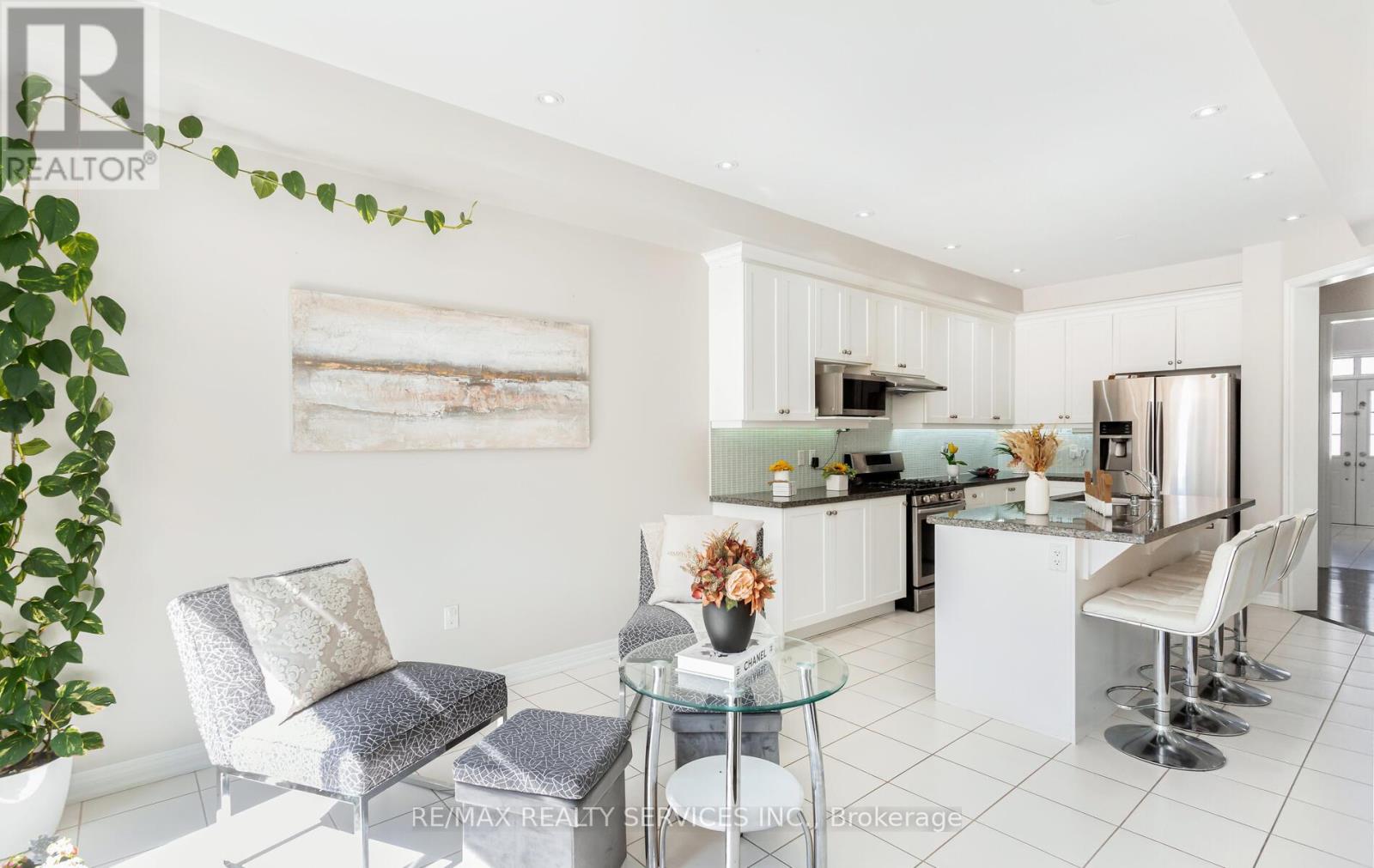 153 Algoma Drive, Vaughan, Ontario  L4H 4H1 - Photo 11 - N12183001