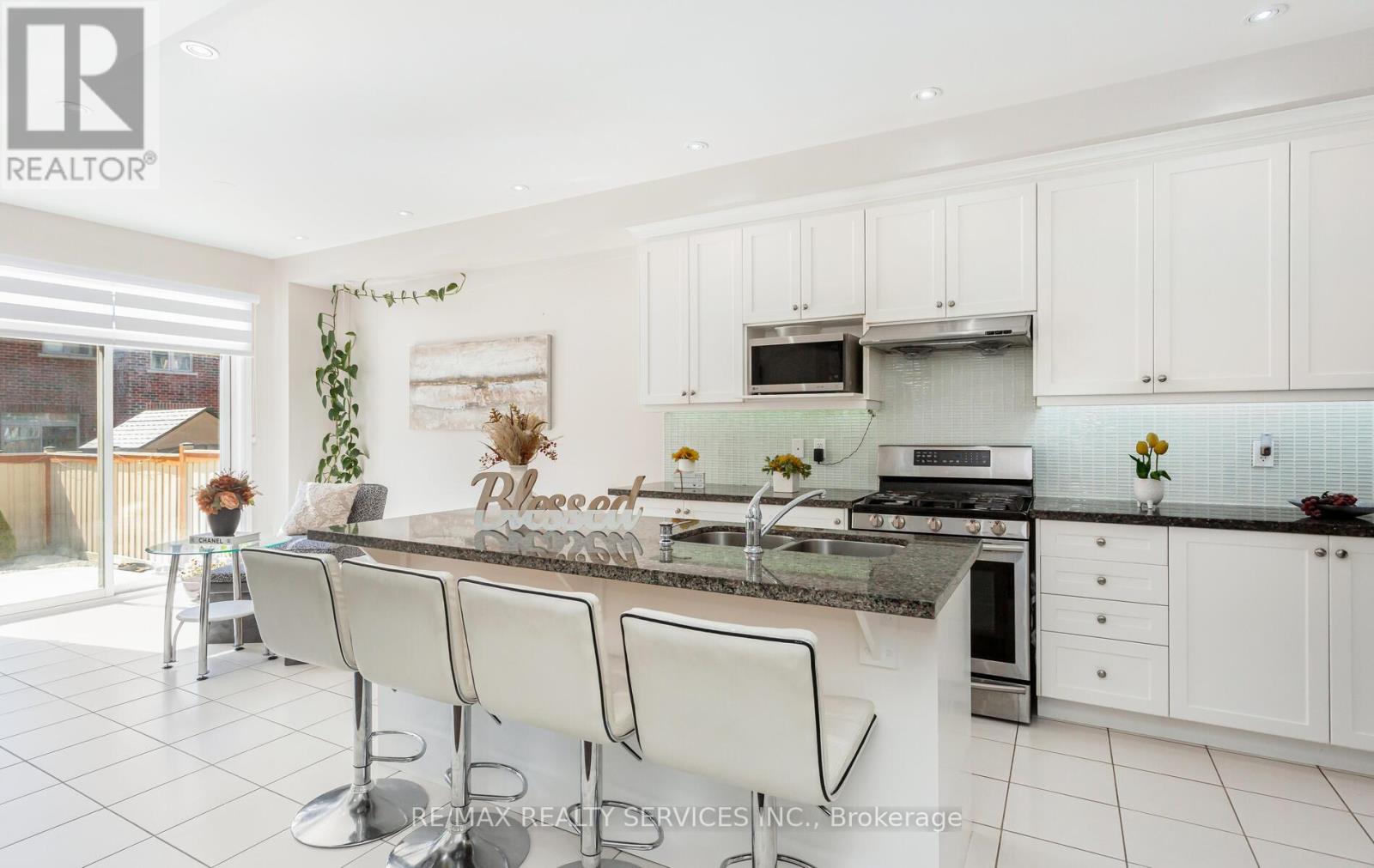153 Algoma Drive, Vaughan, Ontario  L4H 4H1 - Photo 14 - N12183001