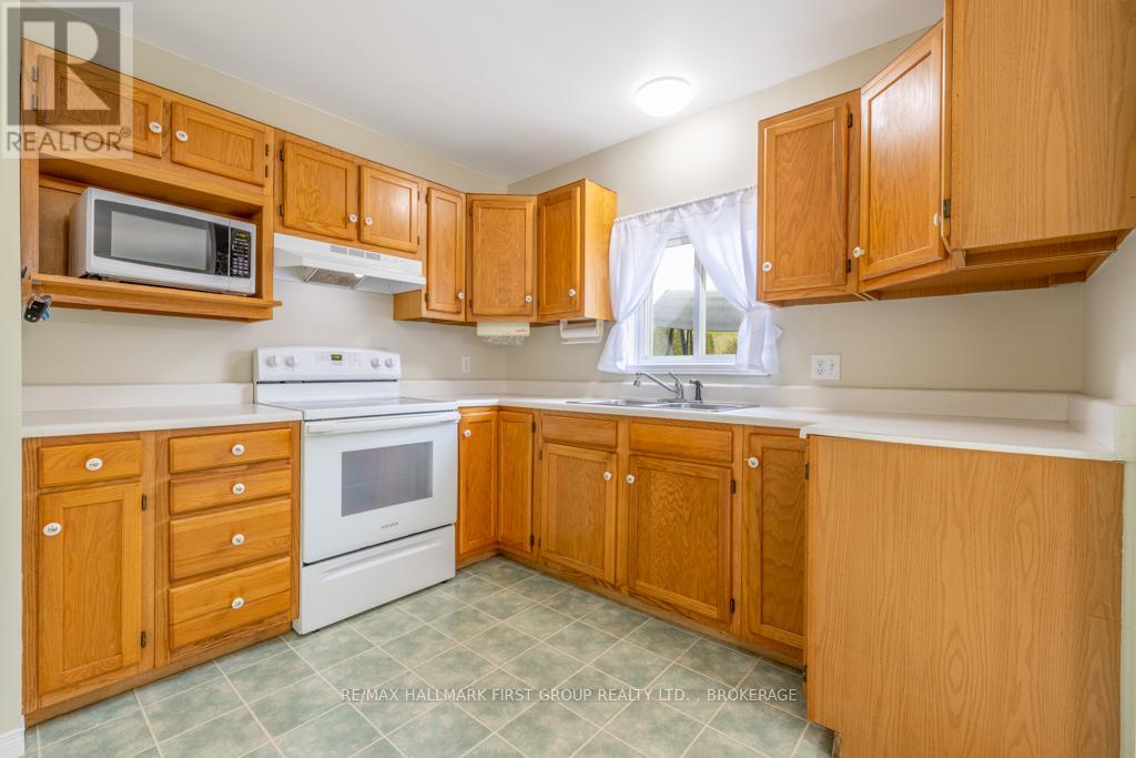 2202 Sands Road, Frontenac (Frontenac South), Ontario  K0H 1H0 - Photo 11 - X12183060