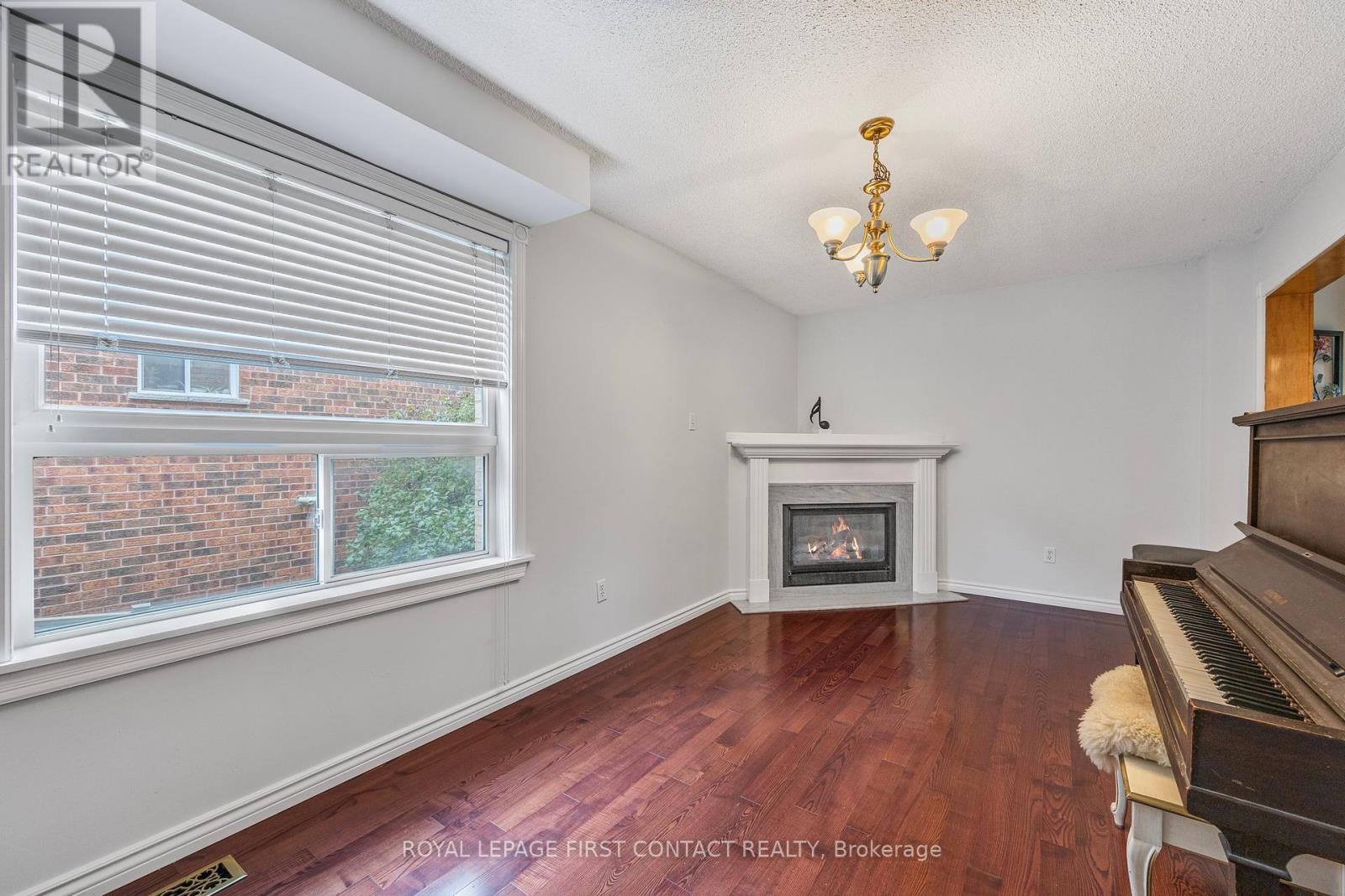 298 Livingstone Street W, Barrie (Northwest), Ontario  L4N 7C2 - Photo 15 - S12183014