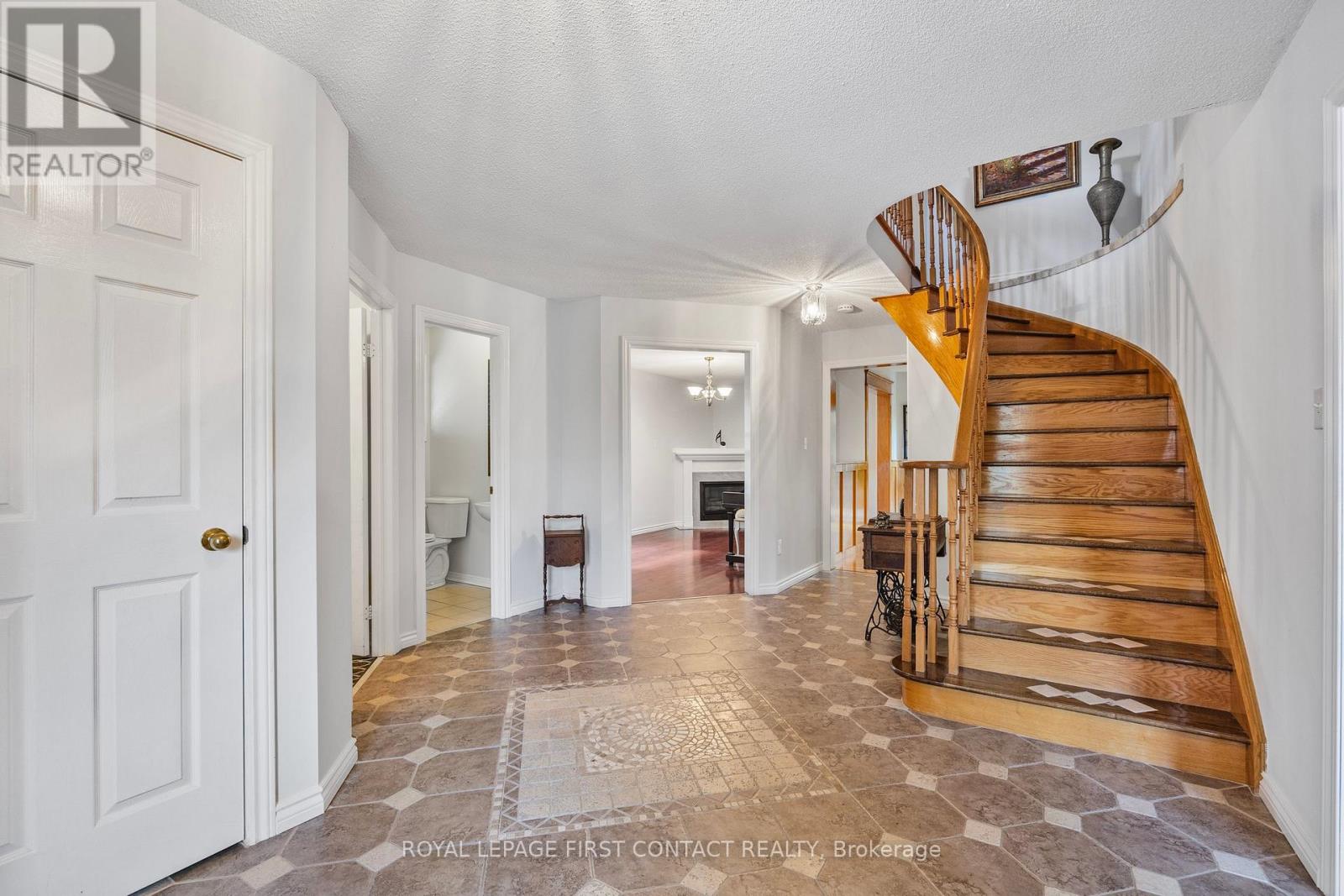 298 Livingstone Street W, Barrie, Ontario  L4N 7C2 - Photo 4 - S12183014